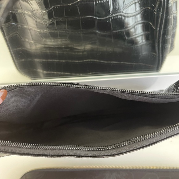 Trendy purse - Picture 3 of 8